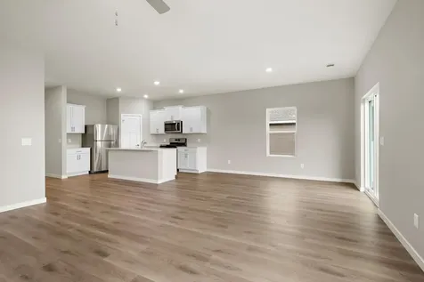 919 Sycamore Place N Cambridge MN 55008