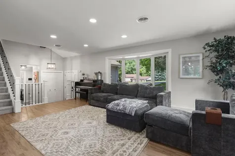 8204 Horizon Drive Shakopee MN 55379