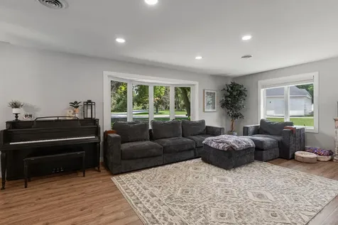 8204 Horizon Drive Shakopee MN 55379