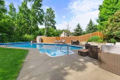 8204 Horizon Drive Shakopee MN 55379