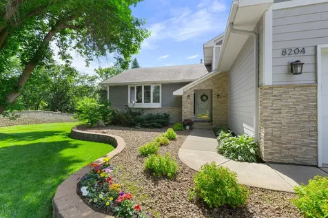 8204 Horizon Drive Shakopee MN 55379