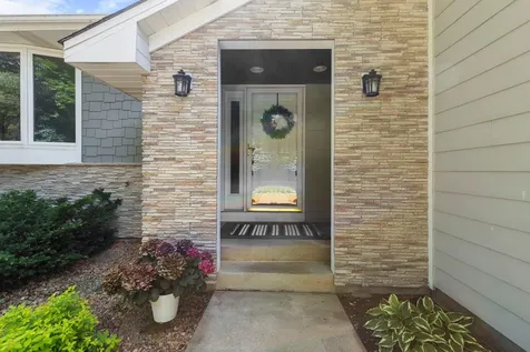 8204 Horizon Drive Shakopee MN 55379