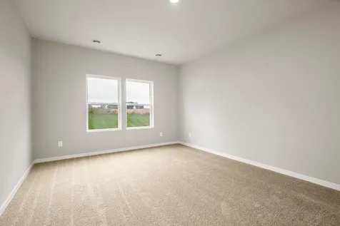 907 Sycamore Place N Cambridge MN 55008