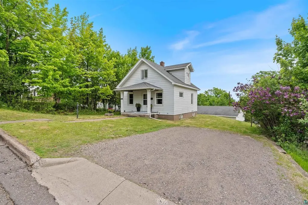 1428 Fern Avenue Duluth MN 55805