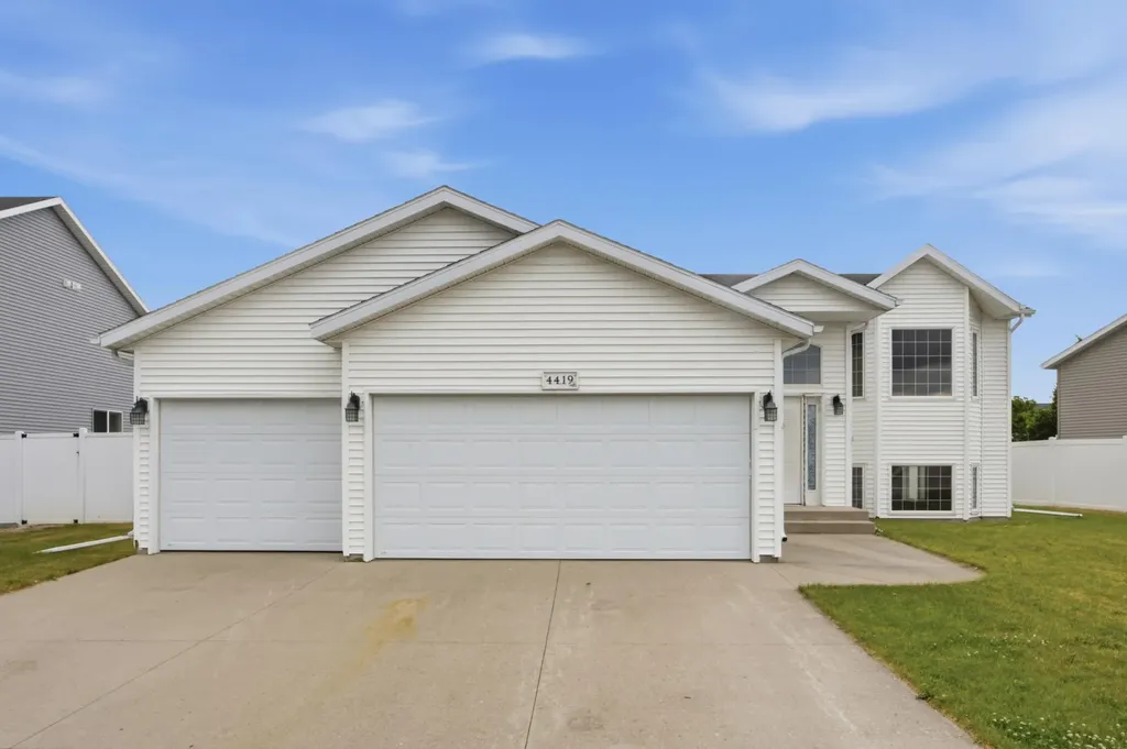 4419 48th Street S Fargo ND 58104