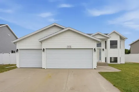 4419 48th Street S Fargo ND 58104