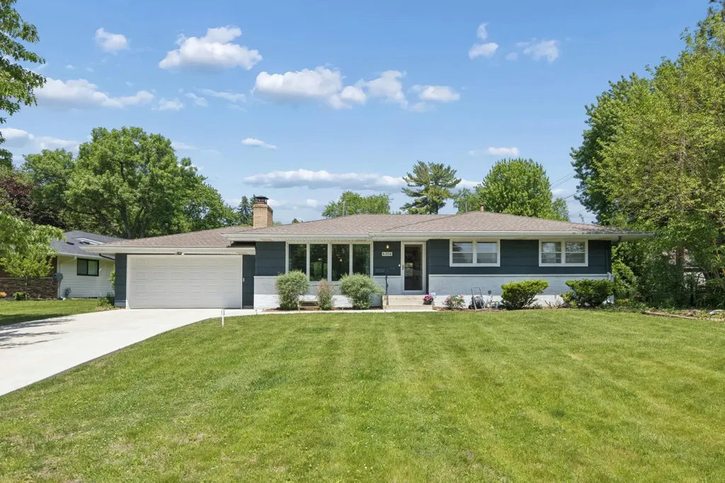 6204 Ashcroft Lane Edina MN 55424