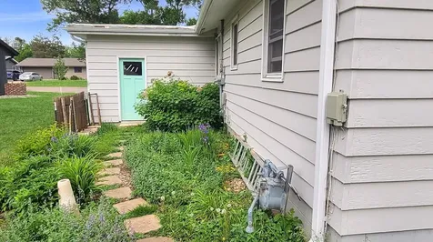 400 Cottage Avenue Hendricks MN 56136