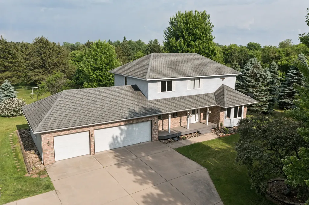 9897 80th Avenue SE Clear Lake MN 55319