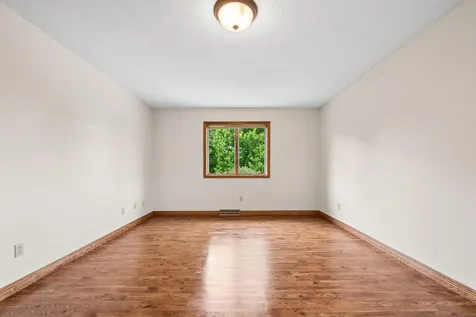 9897 80th Avenue SE Clear Lake MN 55319