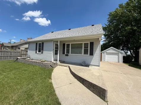 1306 Mcmillan Street Worthington MN 56187
