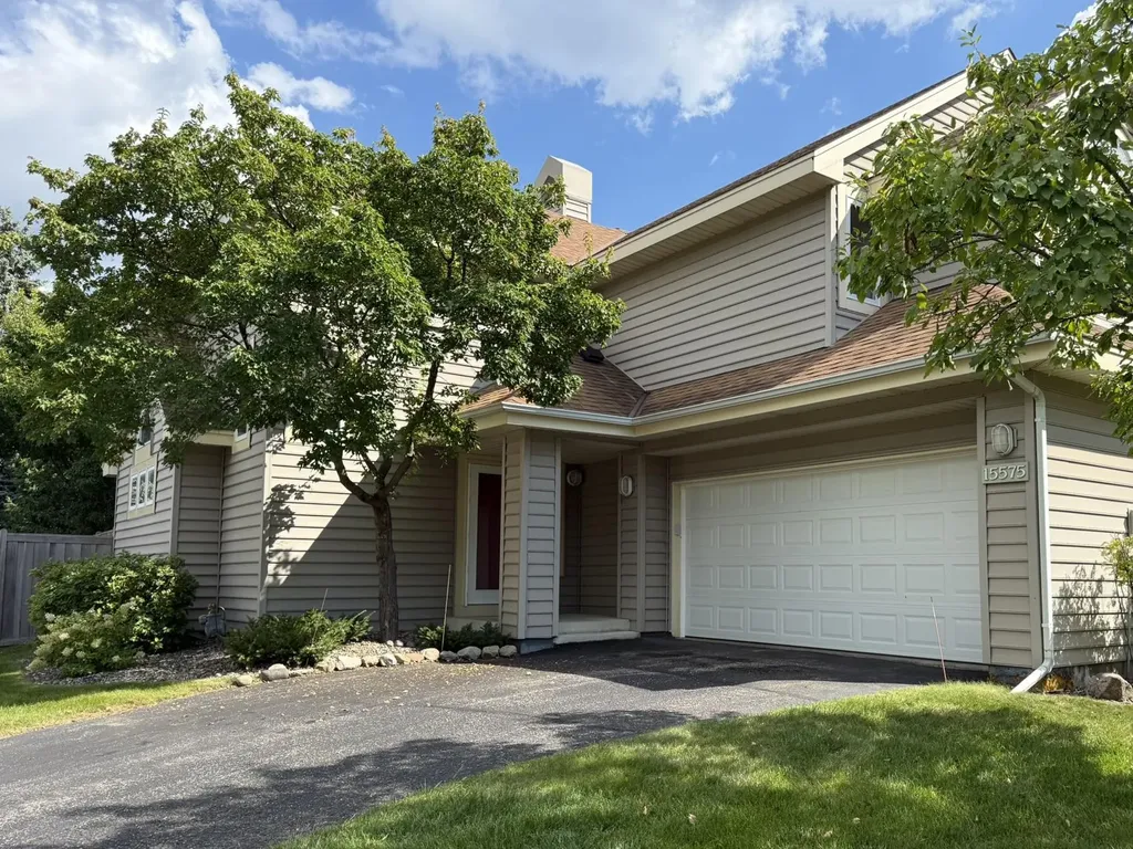 15575 17th Place N Plymouth MN 55447