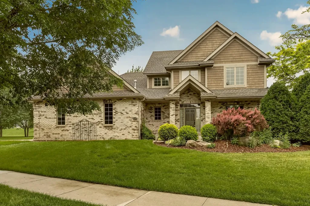 5145 Scenic Oak Drive SW Rochester MN 55902