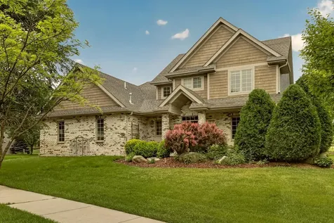 5145 Scenic Oak Drive SW Rochester MN 55902