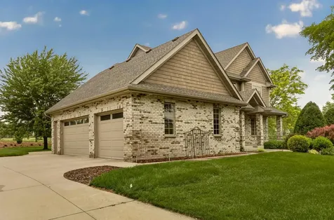 5145 Scenic Oak Drive SW Rochester MN 55902