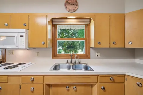 204 2nd Street NW Fairfax MN 55332