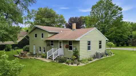 204 2nd Street NW Fairfax MN 55332
