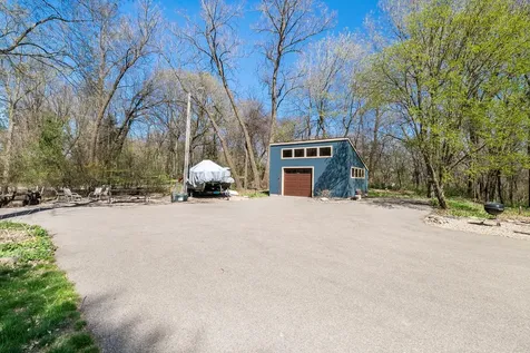 7481 Long Lake Road Willmar MN 56201