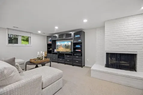 5724 Duncan Lane Edina MN 55436