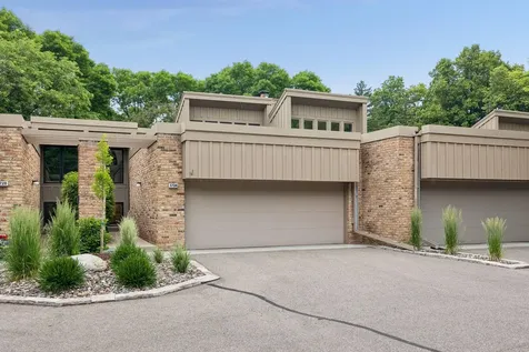 5724 Duncan Lane Edina MN 55436
