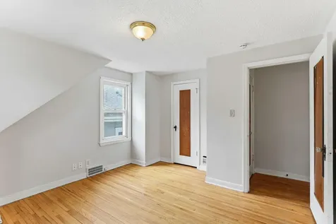 1873 Hawthorne Avenue E Saint Paul MN 55119