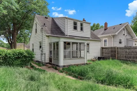 1873 Hawthorne Avenue E Saint Paul MN 55119