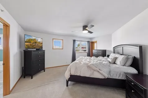 1238 Vernon Drive Carver MN 55315