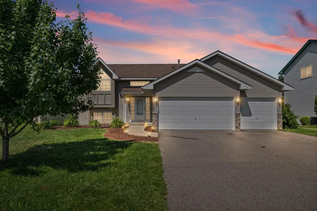 2044 Pheasant Run Street Shakopee MN 55379