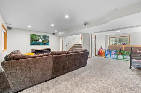 2044 Pheasant Run Street Shakopee MN 55379