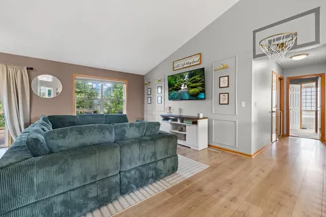2044 Pheasant Run Street Shakopee MN 55379