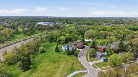 1323 S River Drive Moorhead MN 56560