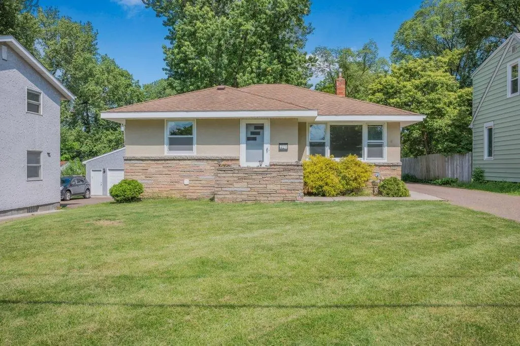 1140 Charlton Street West Saint Paul MN 55118