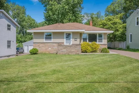 1140 Charlton Street West Saint Paul MN 55118