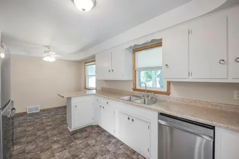 1140 Charlton Street West Saint Paul MN 55118