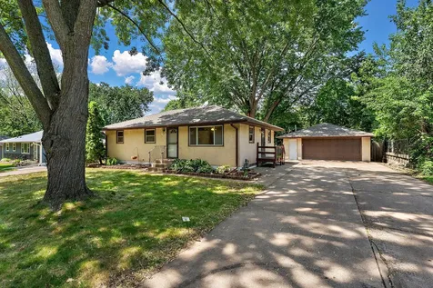 610 Grange Avenue N Oakdale MN 55128
