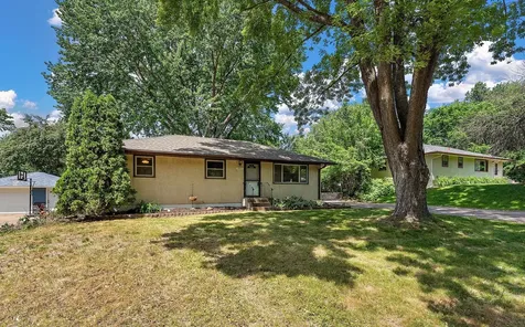 610 Grange Avenue N Oakdale MN 55128