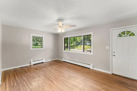610 Grange Avenue N Oakdale MN 55128