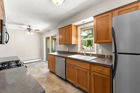 610 Grange Avenue N Oakdale MN 55128