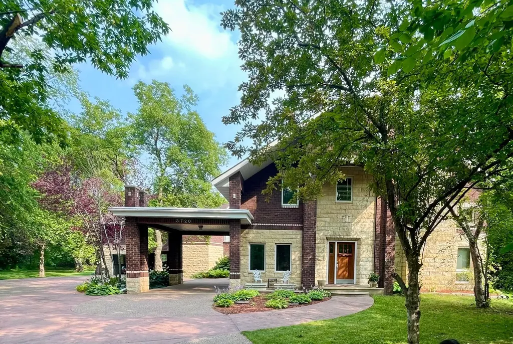 3720 Denmark Court E Eagan MN 55123