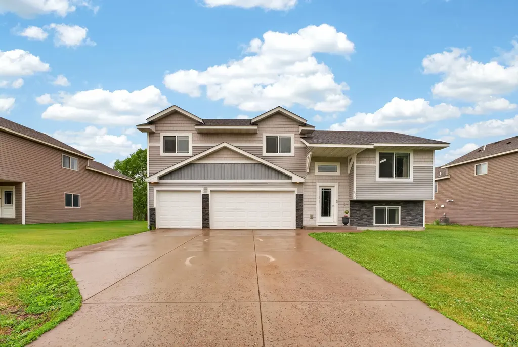 835 Highview Loop SE Pine City MN 55063