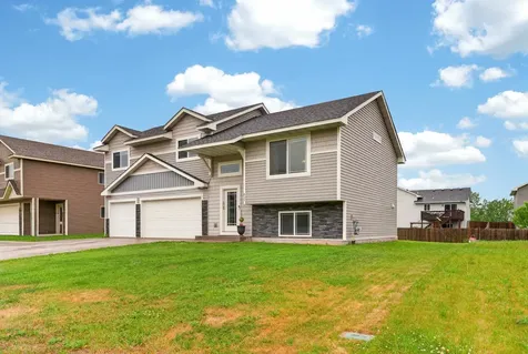 835 Highview Loop SE Pine City MN 55063