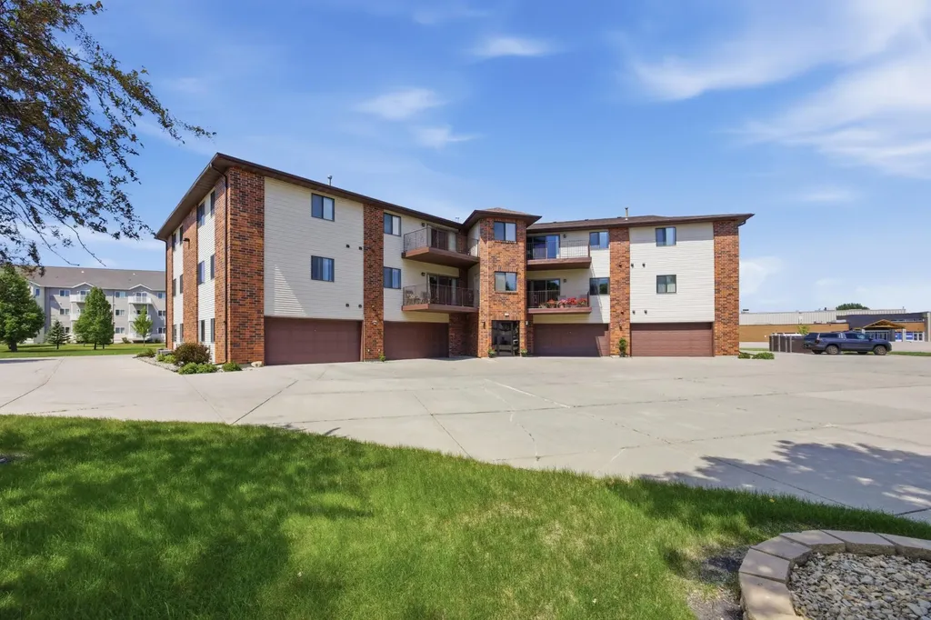 2629 35th Avenue S Fargo ND 58104