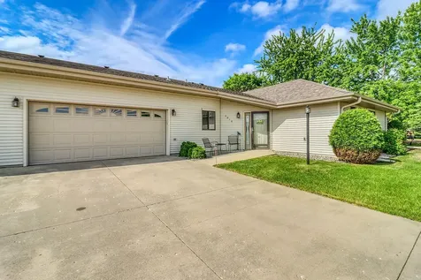 2916 12th Avenue S Moorhead MN 56560