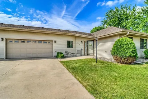 2916 12th Avenue S Moorhead MN 56560