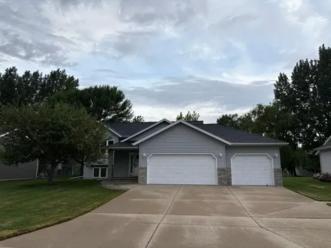 1907 33rd Street S Moorhead MN 56560