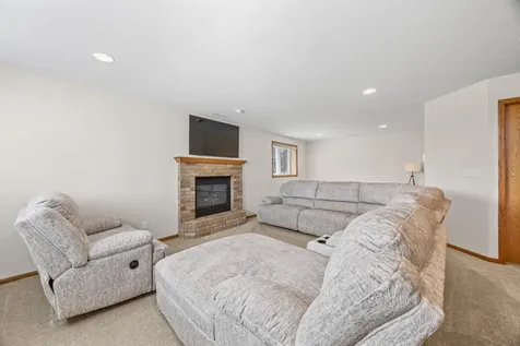 1907 33rd Street S Moorhead MN 56560