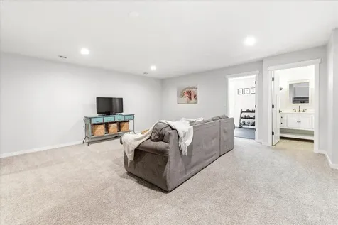 589 Montrose Avenue Delano MN 55328
