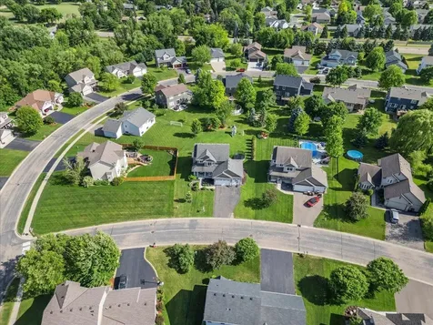 589 Montrose Avenue Delano MN 55328