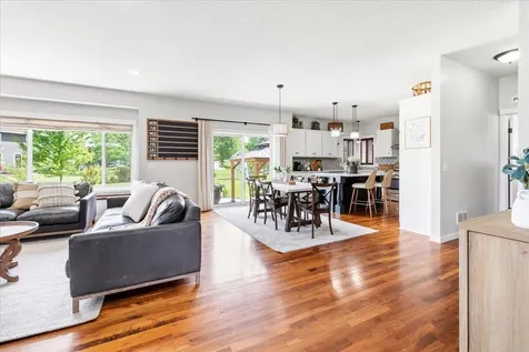 589 Montrose Avenue Delano MN 55328