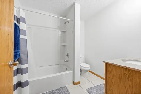 1026 Pioneer Trail SE Cambridge MN 55008